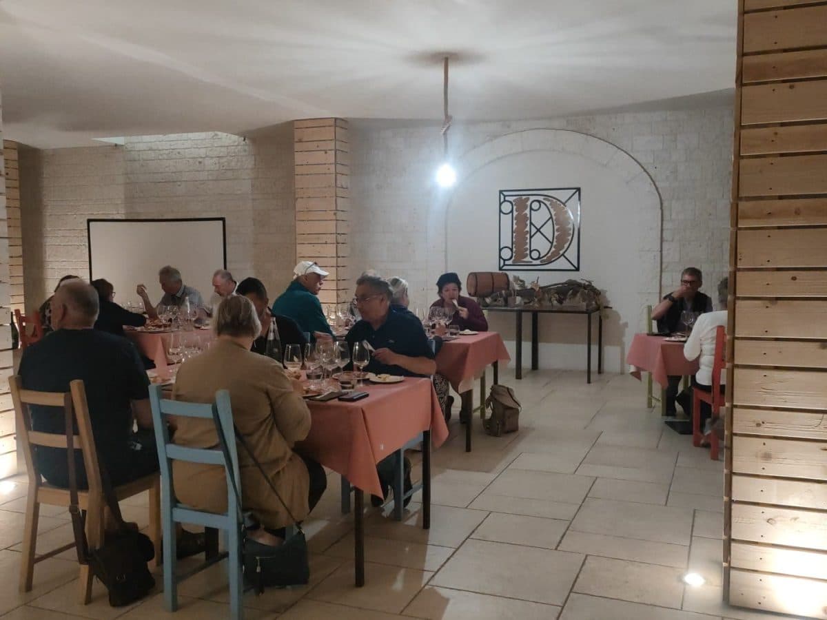 Puglia in tavola. Visita della cantina e degustazione vini. 2