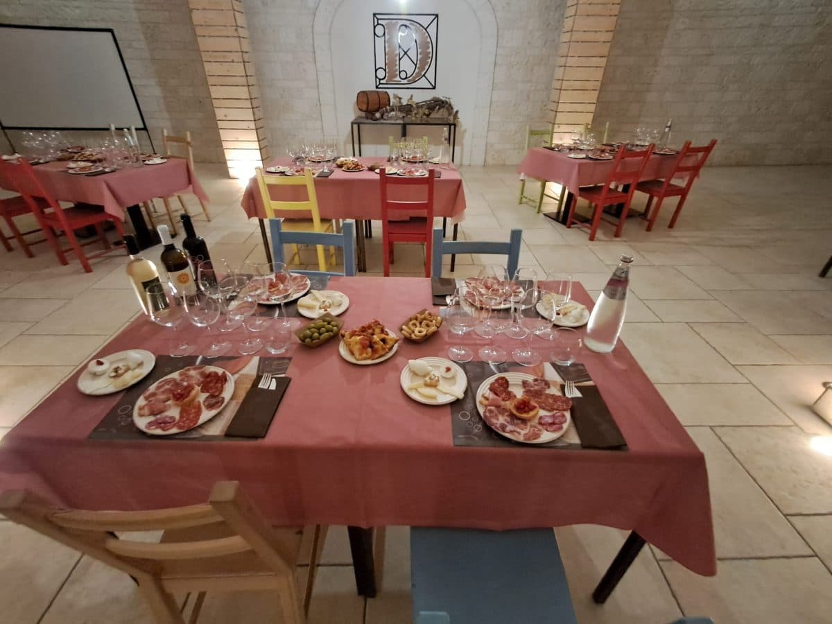 Puglia in tavola. Visita della cantina e degustazione vini. 3