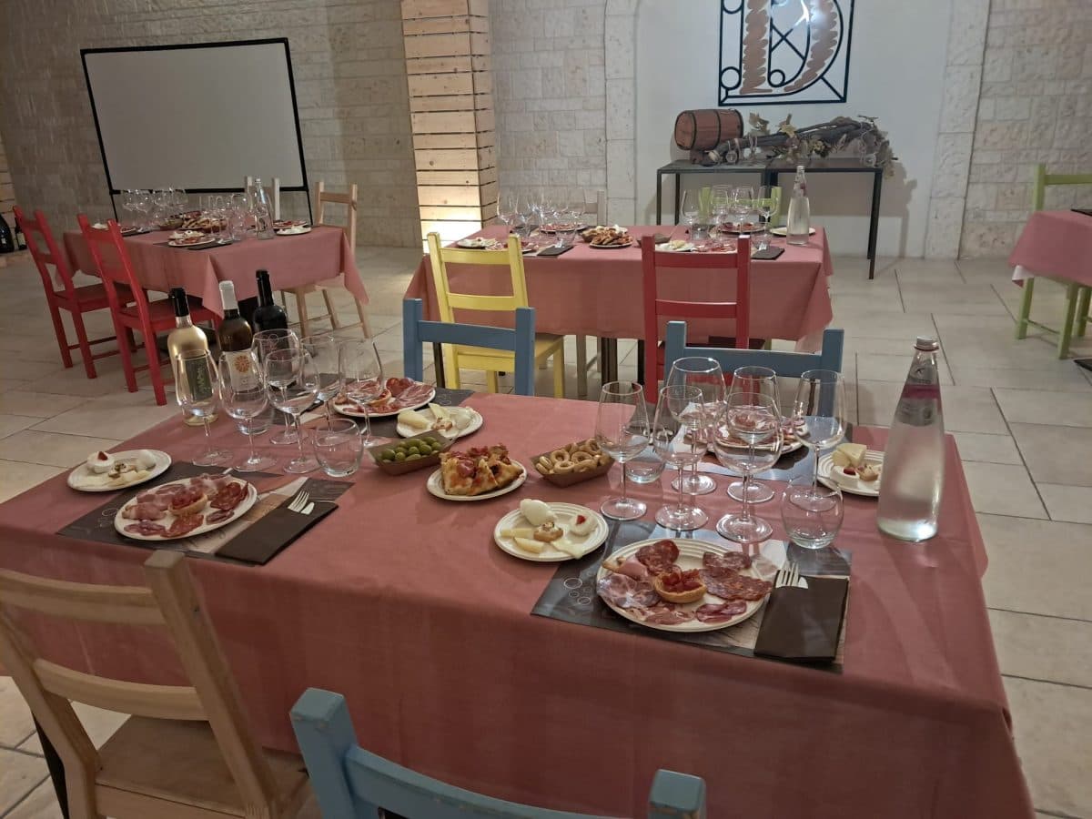 Puglia in tavola. Visita della cantina e degustazione vini. 4