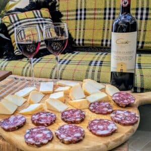 Enoteca di San Domenico: Salumi senesi, Formaggio pecorino locale & Calice di Chianti Classico DOCG.